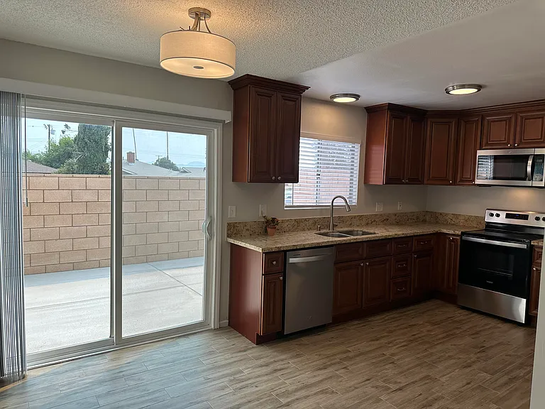 25863 Pacific St #7 — Photo 11