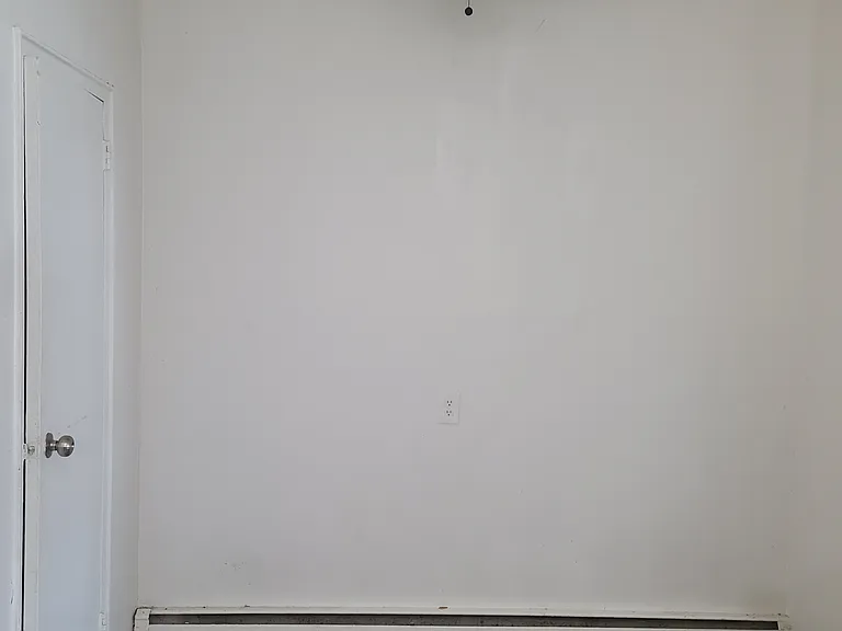 312 Franklin Ave #5 — Photo 3