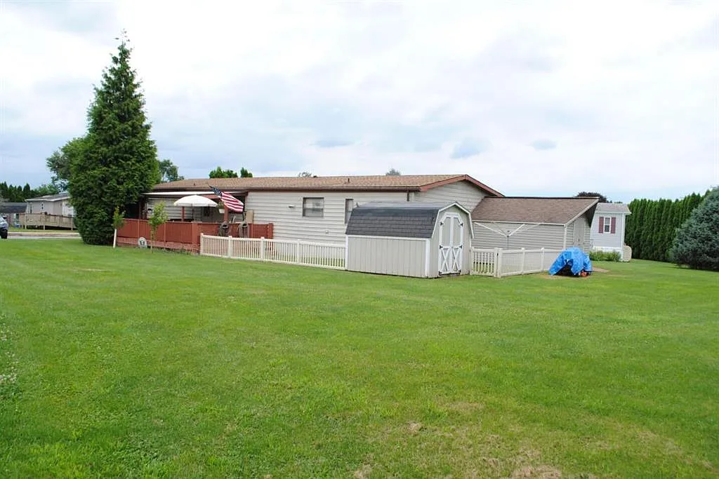 24 Debra Cir photo 1