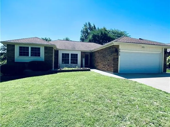 7413 N Brooklyn Ave, Gladstone, MO 64118
