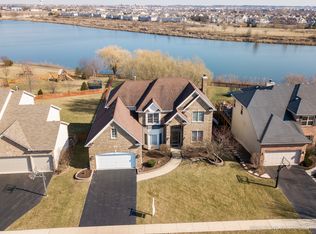 227 Long Beach Rd, Oswego, IL 60543