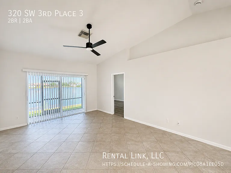 320 SW 3rd Pl #3 — Photo 3