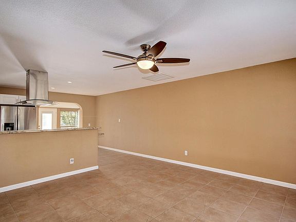 5th image of 10532 W Connecticut Ave