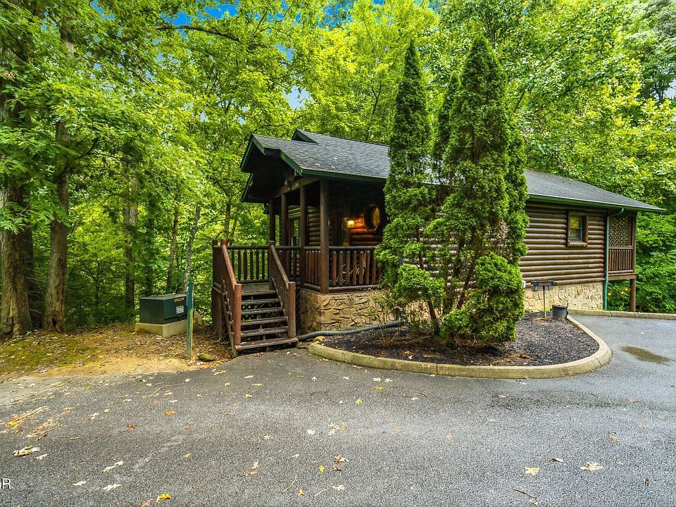 1st image of 625 Gatlinburg Falls Way