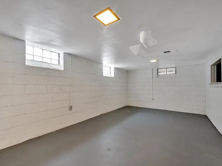 14615 Stephens Dr — Photo 11