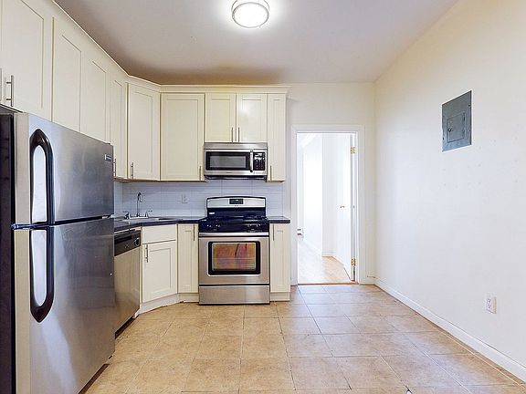 3rd image of 370 W 127th St #5Z
