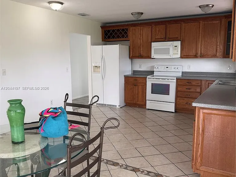 731 24th St SW — Photo 5