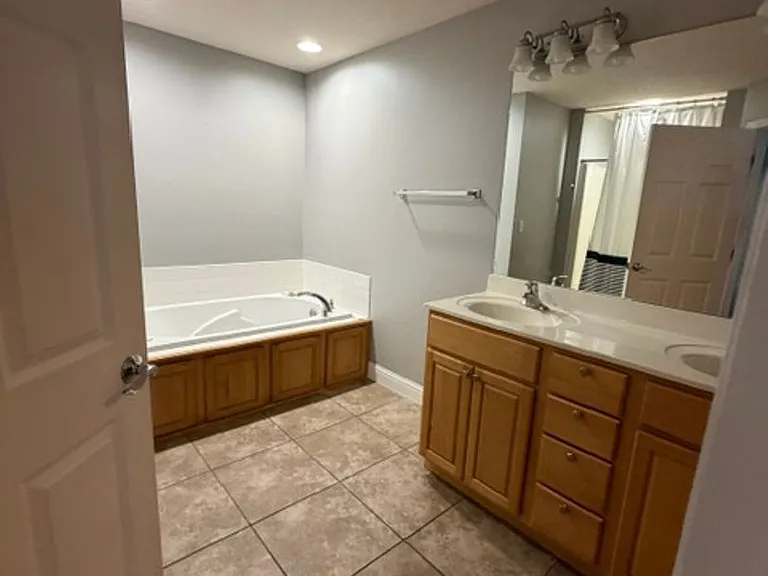 410 Goldenrod Dr — Photo 4