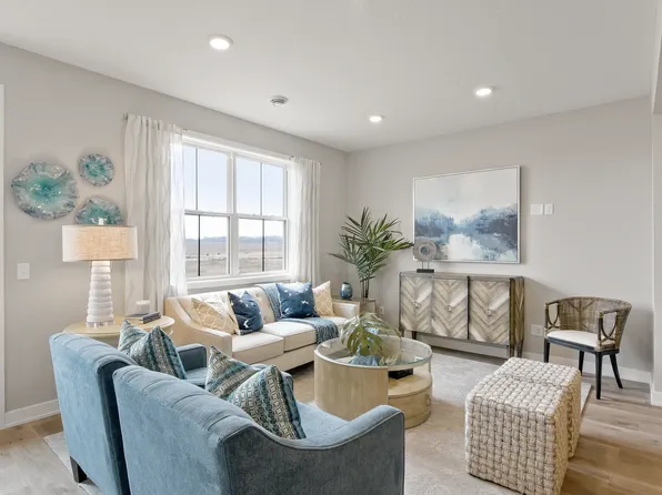 13664 Hollybrook Dr, Apple Valley, MN 55124