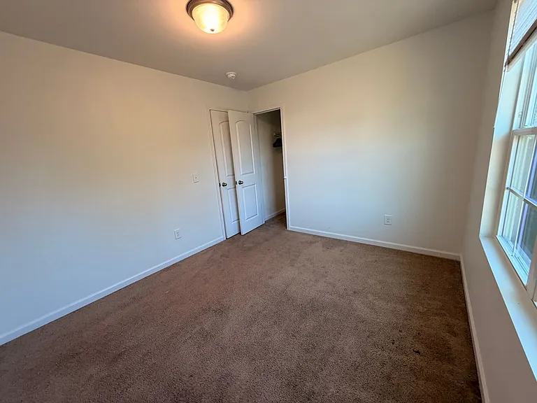 948 Brentwood Park Ln — Photo 31