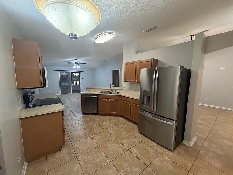 4911 Manchester Dr — Photo 10