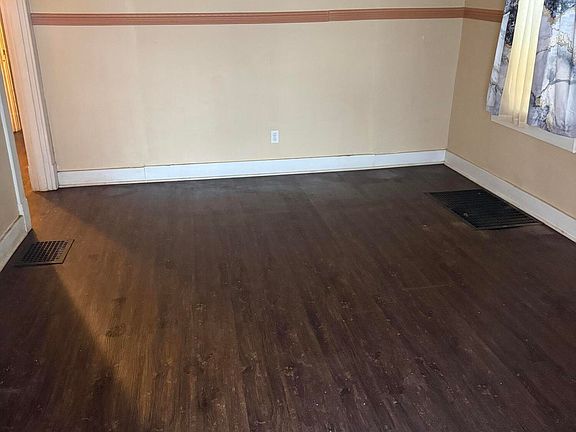 2nd image of 4200 Sunset Ave