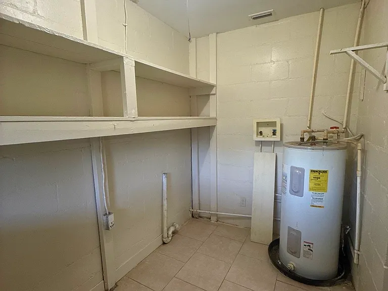 1719 Wofford Ave — Photo 7