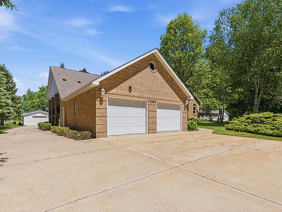 3rd image of 3343 E Ryan Dr