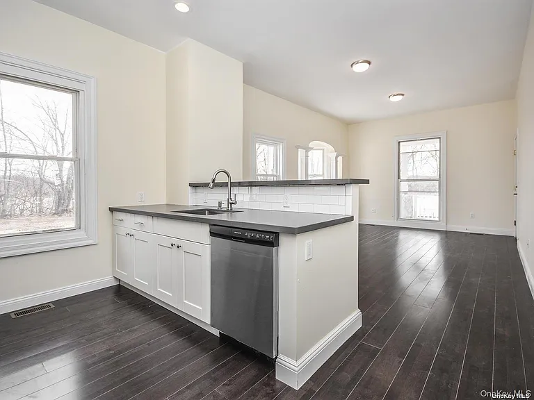 15 Summit Pl #1E — Photo 9