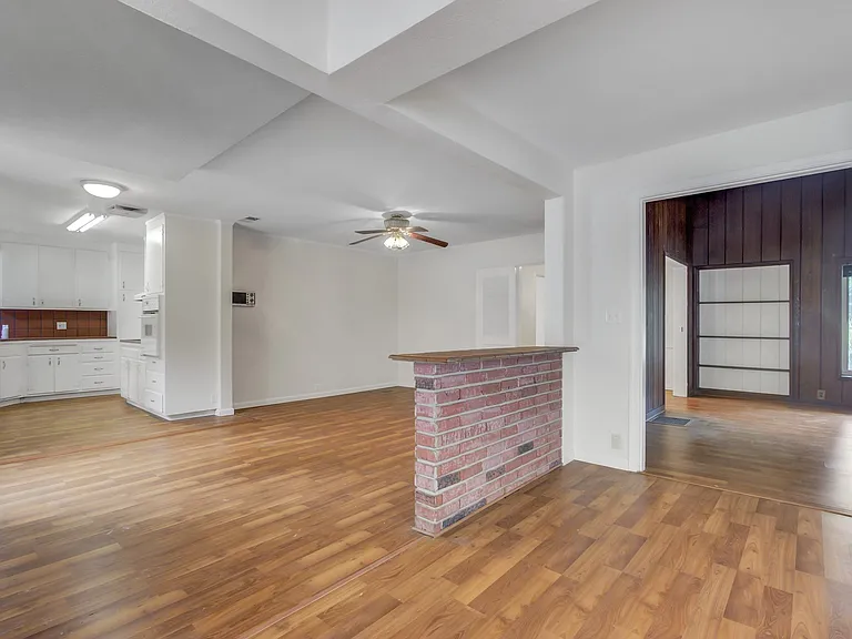 1290 Estudillo Ave — Photo 4
