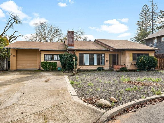 2nd image of 1021 Bella Drive