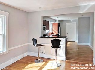 25 Crosby Rd, Chestnut Hill, MA 02467