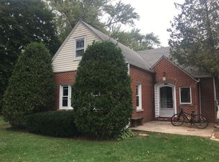 1324 W Central Rd, Mount Prospect, IL 60056