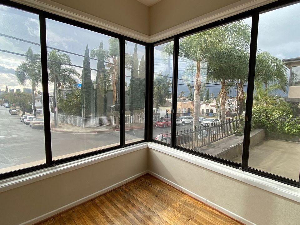 1st image of 4425 Maplewood Ave #6