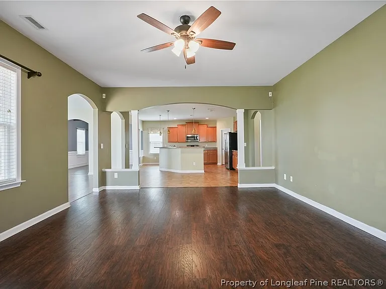 415 Highgrove Dr — Photo 42