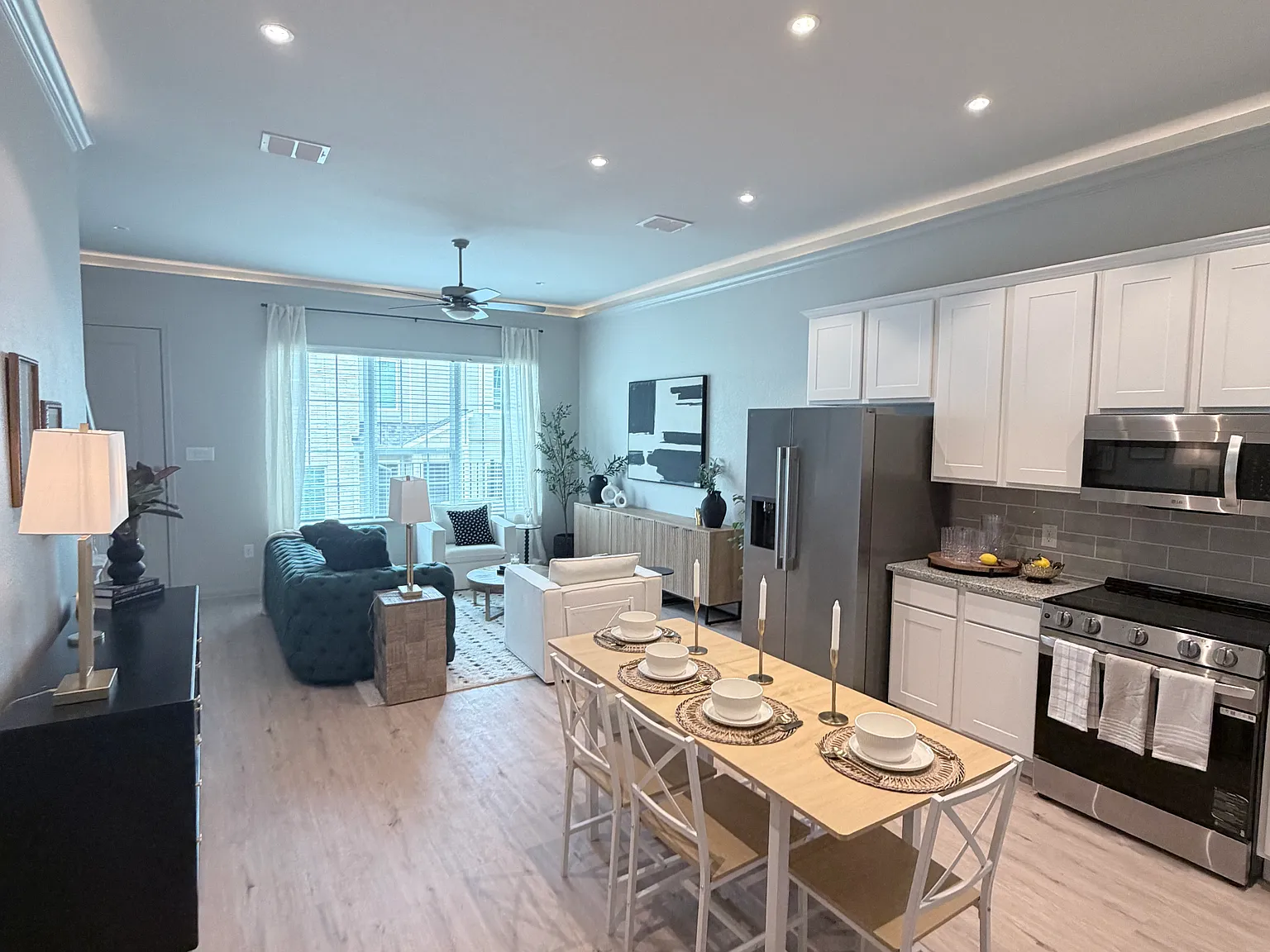 2 bed, 1.5 bath, 1329 sqft, $1,525 — Photo 4