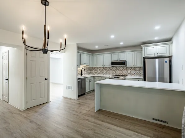 217 Ash Ln, Lafayette Hill, PA 19444