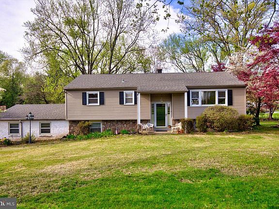 4th image of 106 Hartman Dr