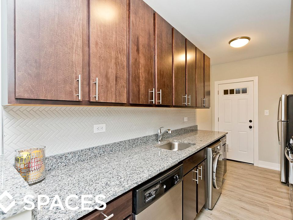 1st image of 713 W Brompton Ave #1B