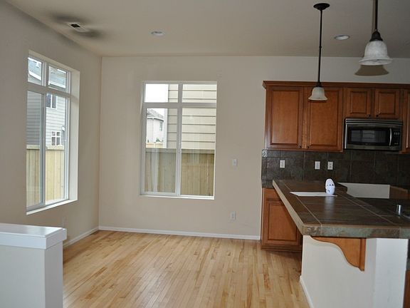3rd image of 4005 61st Ave E