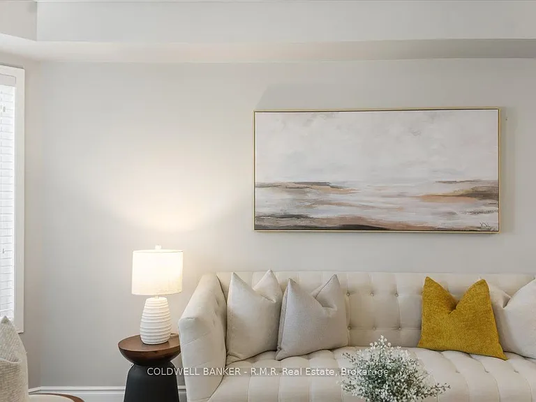 45 Angier Cres — Photo 6