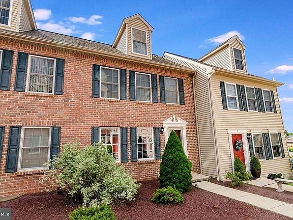 2nd image of 7 Weiser Ct #7