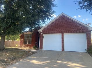 8121 Zion Trl, Fort Worth, TX 76137