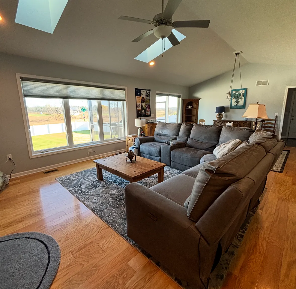 2 bed, 1752 sqft, $2,900 — Photo 3