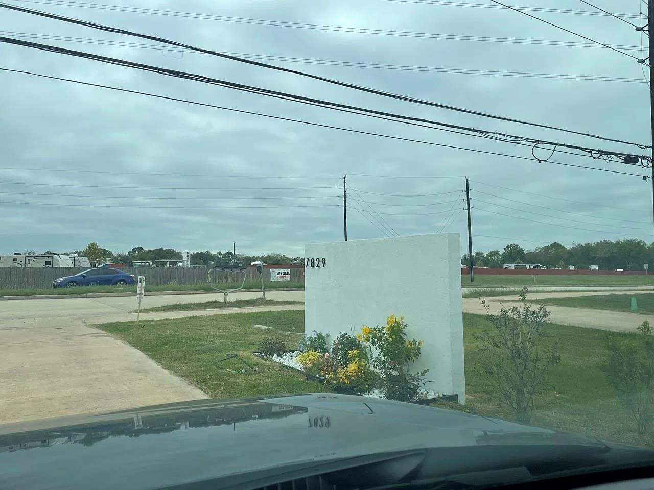2 bed, 1.5 bath, 1450 sqft, $1,900 — Photo 2