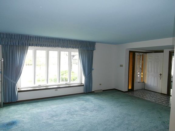 2nd image of 8214 Bromley St