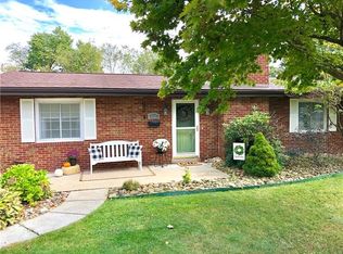151 Meadowbrook Dr, Bethel Park, PA 15102