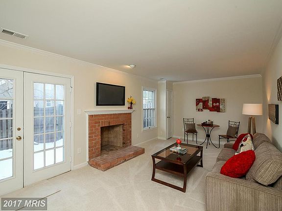 4th image of 2944 Oakborough Sq