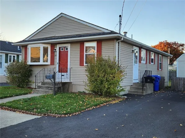 60 Linton St, Pawtucket, RI 02861