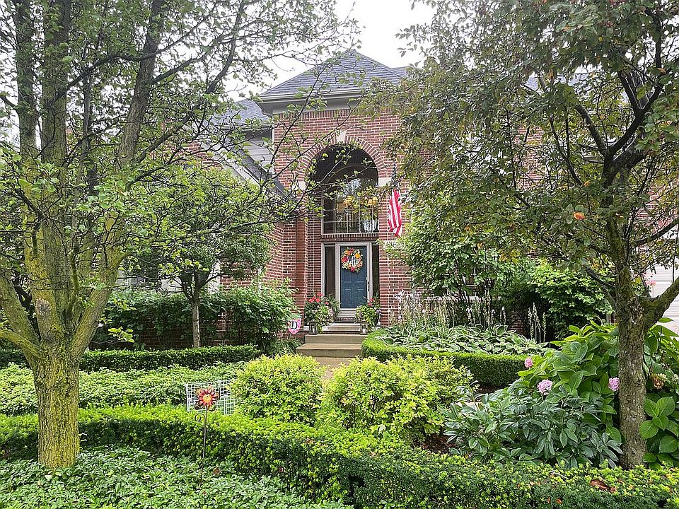 1st image of 44685 Ludlow Dr