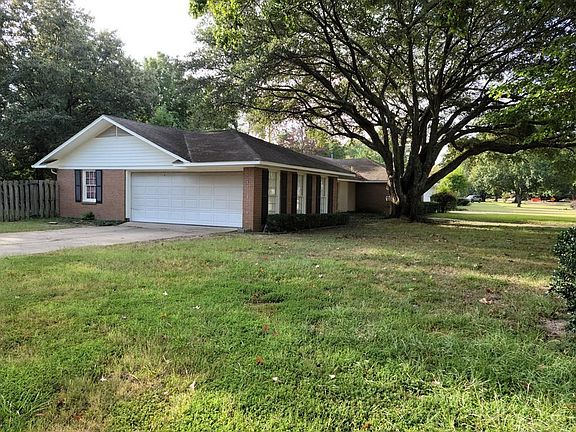 3rd image of 309 E Parkway Dr
