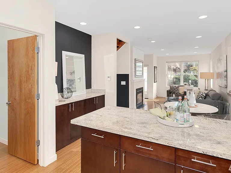 3819 S Angeline St — Photo 8