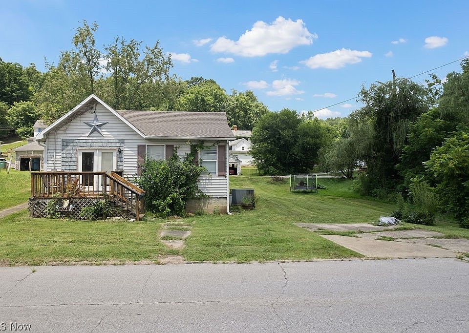 1st image of 909 Camden Ave