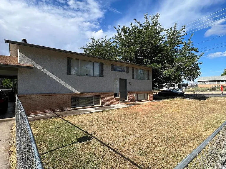 W21 322 Village Way — Photo 9