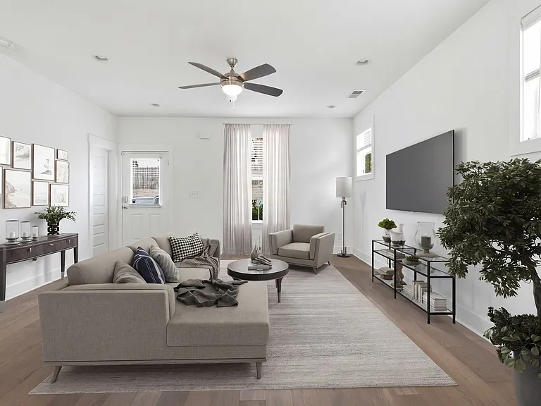 802 Briar Cir — Photo 3