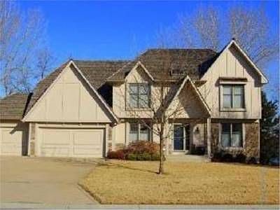 2nd image of 308 NE Dartmore Ct