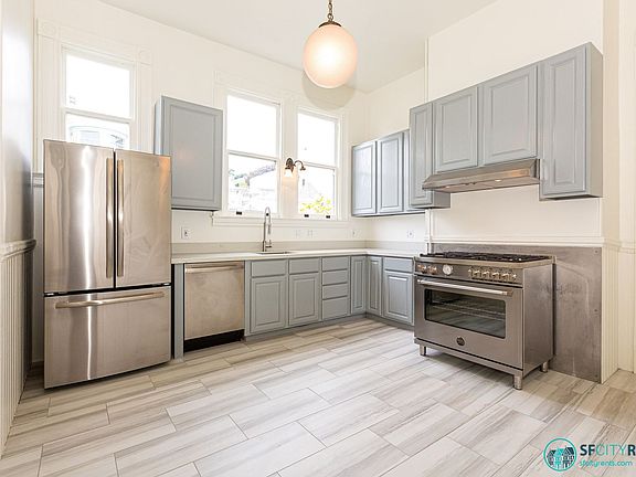 2nd image of 2042 Scott St