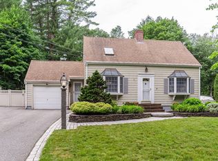7 Homestead Rd, Lynnfield, MA 01940