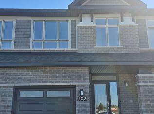 102 Ploughshare Rd, Ottawa, ON K2S 2T6