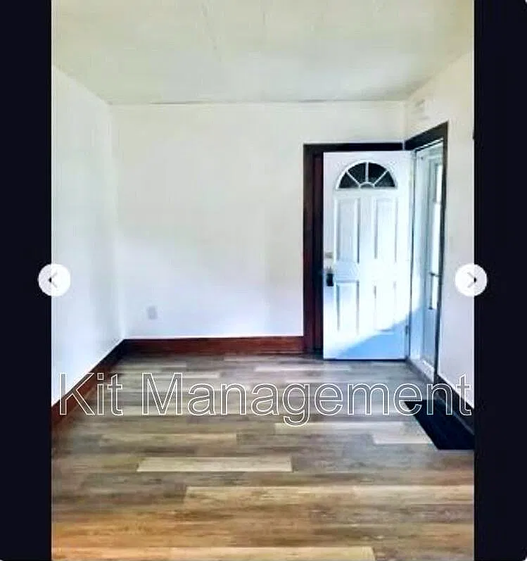 Charming 2-Bed Bungalow with Garage & Yard on Atlantic Ave Toledo's Best Value! — Photo 4